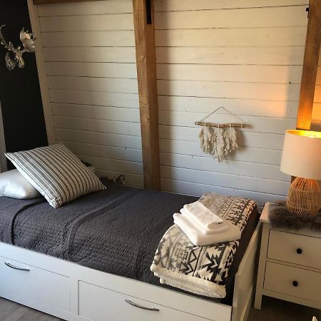 Maison Solange-Red Barn Farmhouse Style- Moonridge Big Bear City Exterior foto