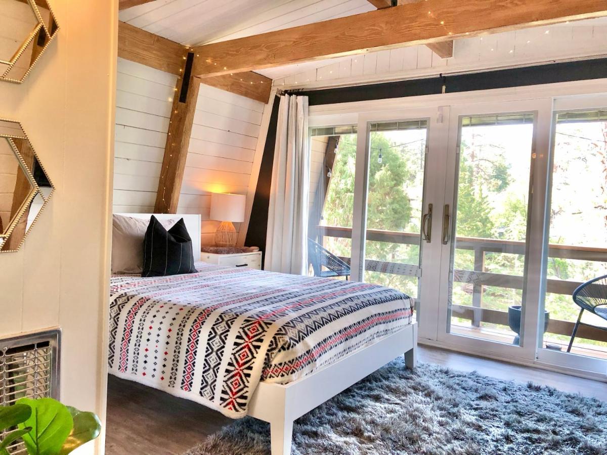 Maison Solange-Red Barn Farmhouse Style- Moonridge Big Bear City Exterior foto