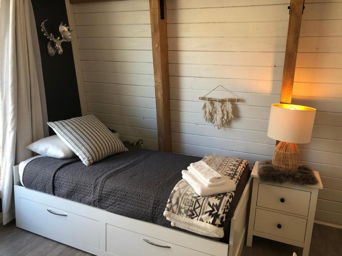 Maison Solange-Red Barn Farmhouse Style- Moonridge Big Bear City Exterior foto