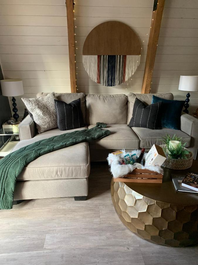 Maison Solange-Red Barn Farmhouse Style- Moonridge Big Bear City Exterior foto
